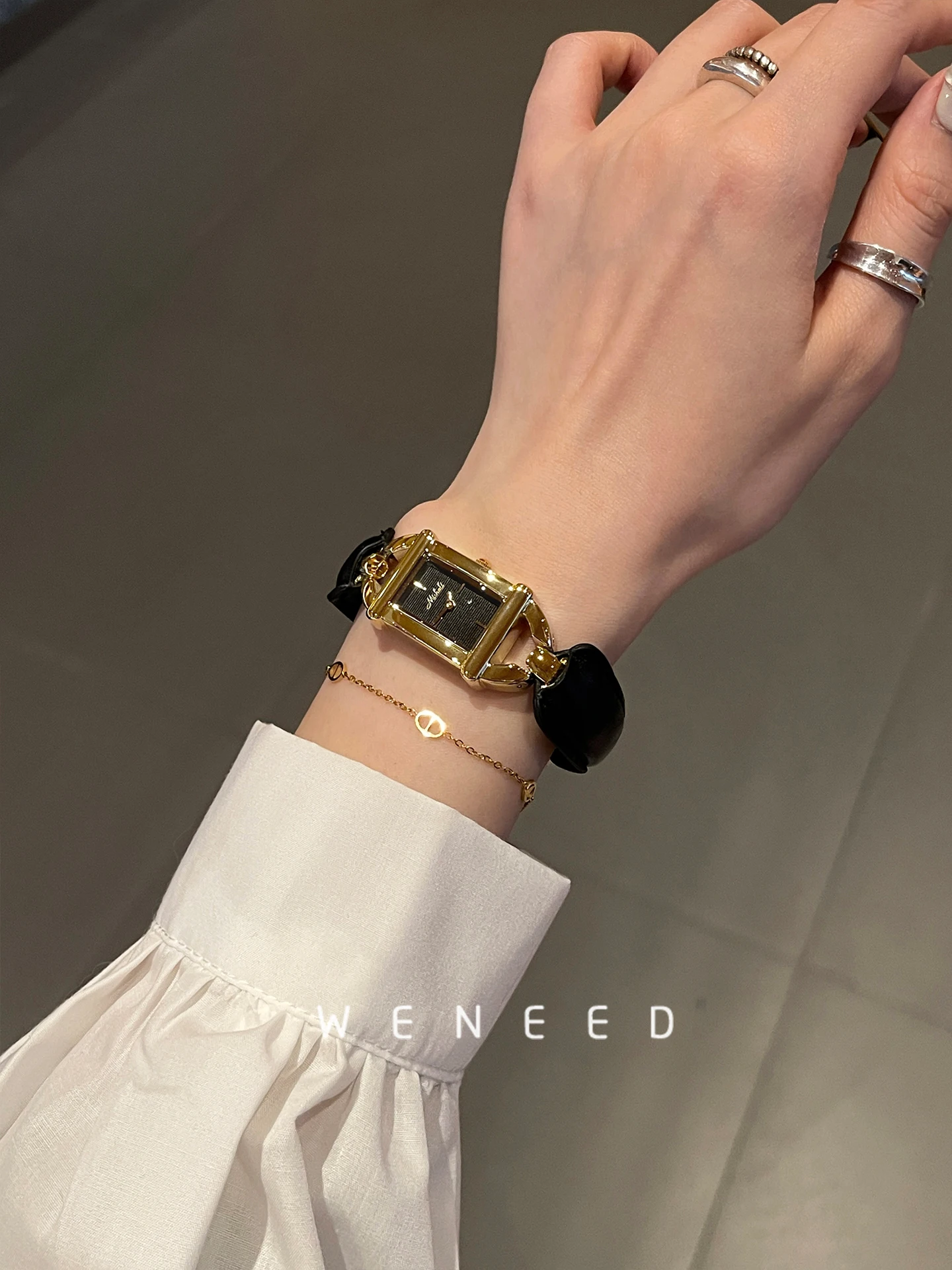 2025 new luxury retro bracelet watch women's watch quartz watch high-end design genuine