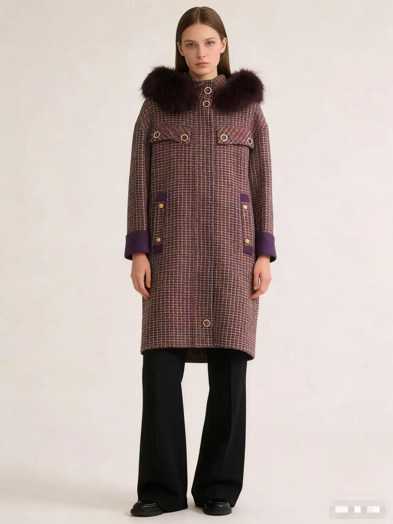 2025 Winter Plaid Coat Fur-Lined Hood Contrasting Details A single coat exudes retro elegance and luxury—a fashionable overcoat