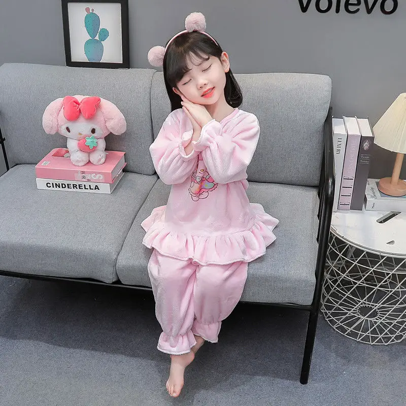 Kawaii My Melody Kuromi Sanrio Kinder Niedlicher Cartoon Bequemer Plüsch Warmer Pyjama Studentenmantel Hose Geburtstagsgeschenke für Kinder