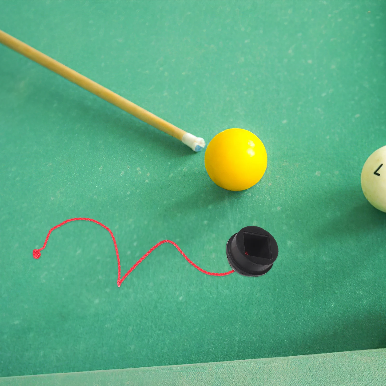 

Sturdy Black Billiard Holder Rubber Cover Shockproof Pool Cue Chalk Clip Cap Tool Small Portable Chalk for Snooker
