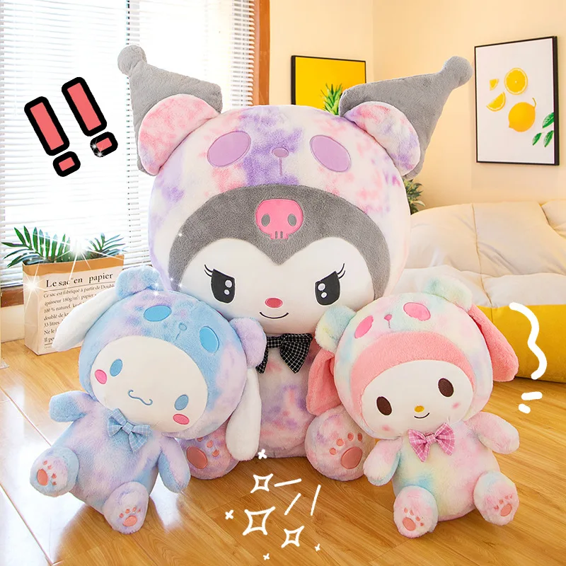 Sanrio Kawaii Tie Dye Kuromi Melody mainan mewah Cinnamoroll Cross Dressing Doll adalah hadiah yang lucu untuk anak perempuan