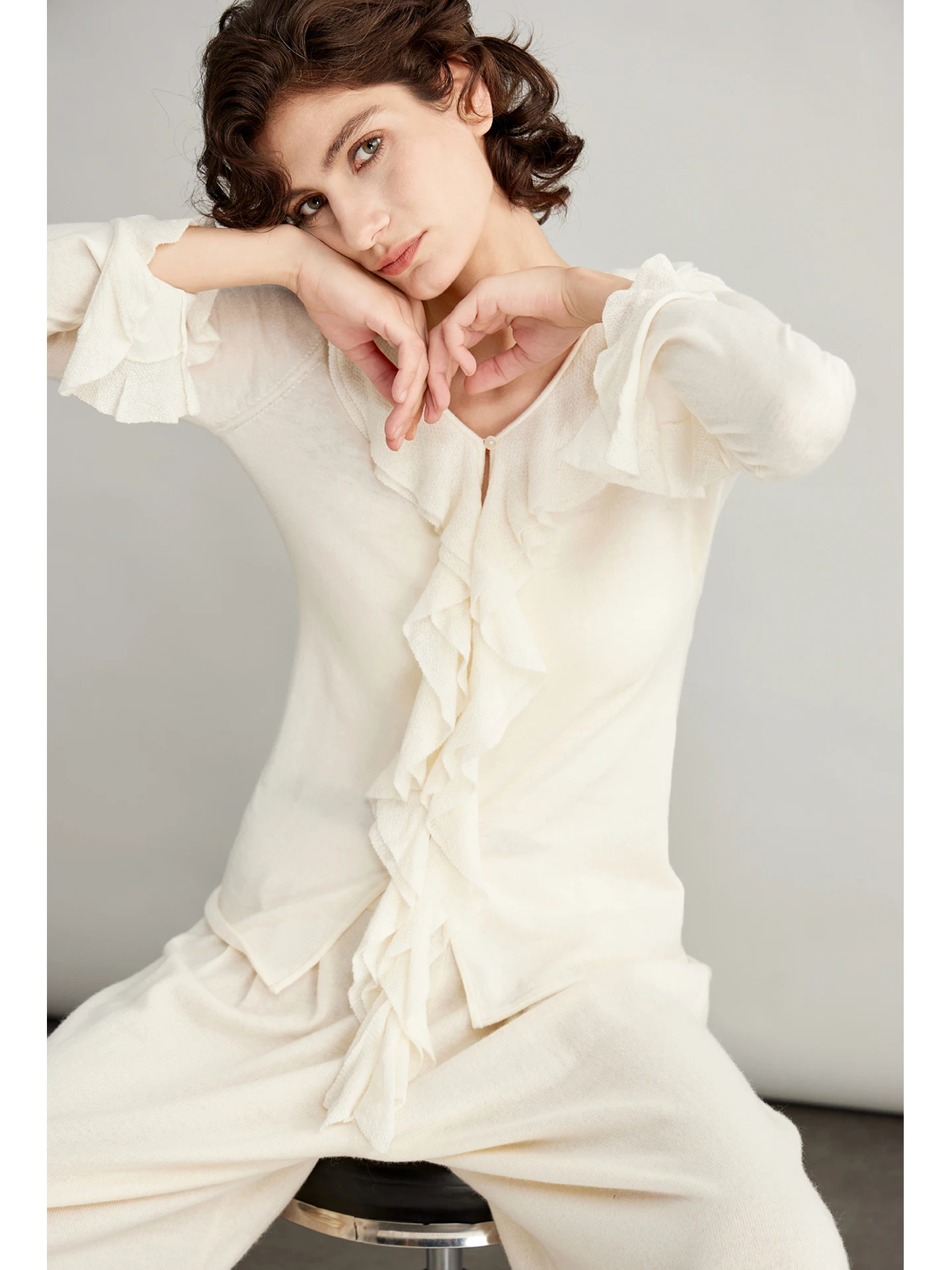 

French Sle V-Ne Knitted Base irt Asymmetrical Hemline Long Sve Woolen Women's Faion Top Casual Wear