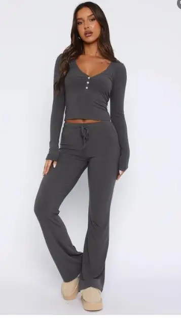 

Elevate Your Loungewear Game with our Stylish Long Pants Set in Various Colors and Sizes - Perfect for Relaxing in Style!