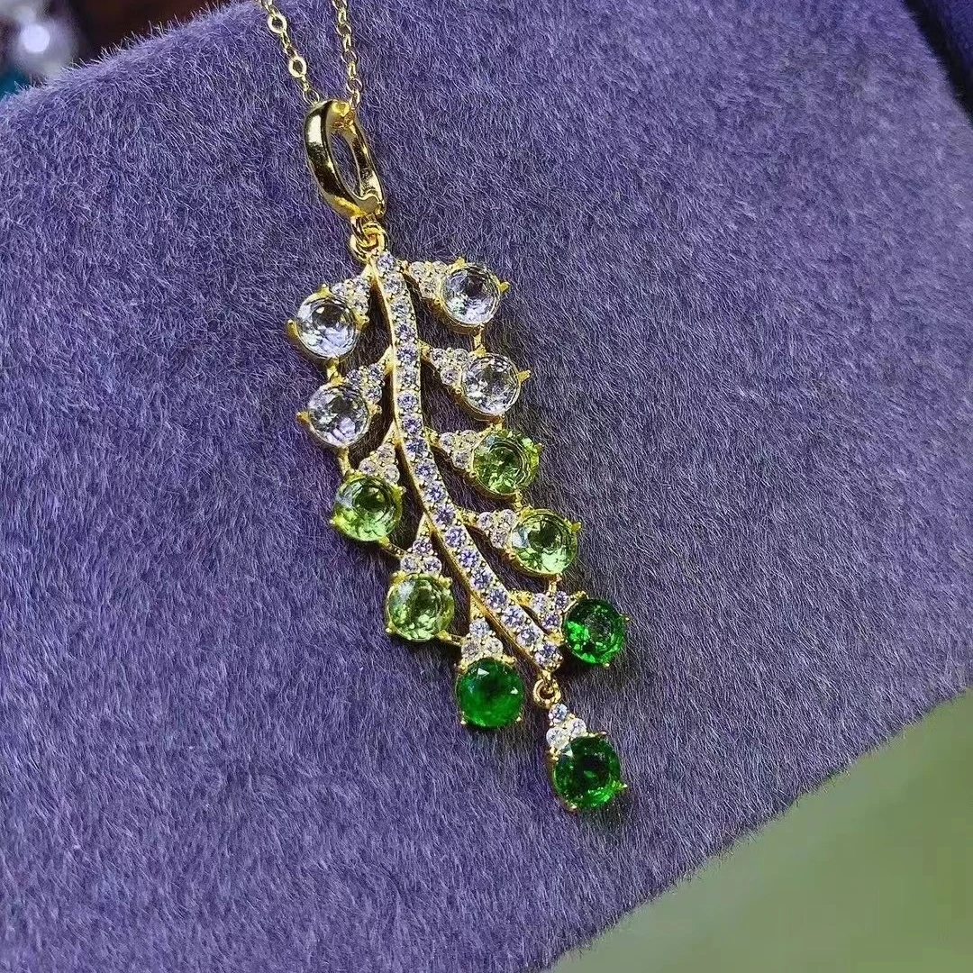 

KJJEAXCMY High End Women's Pendant Natural Diopside S925 Silver with Electroplating Boasting High Clarity Full Brilliance