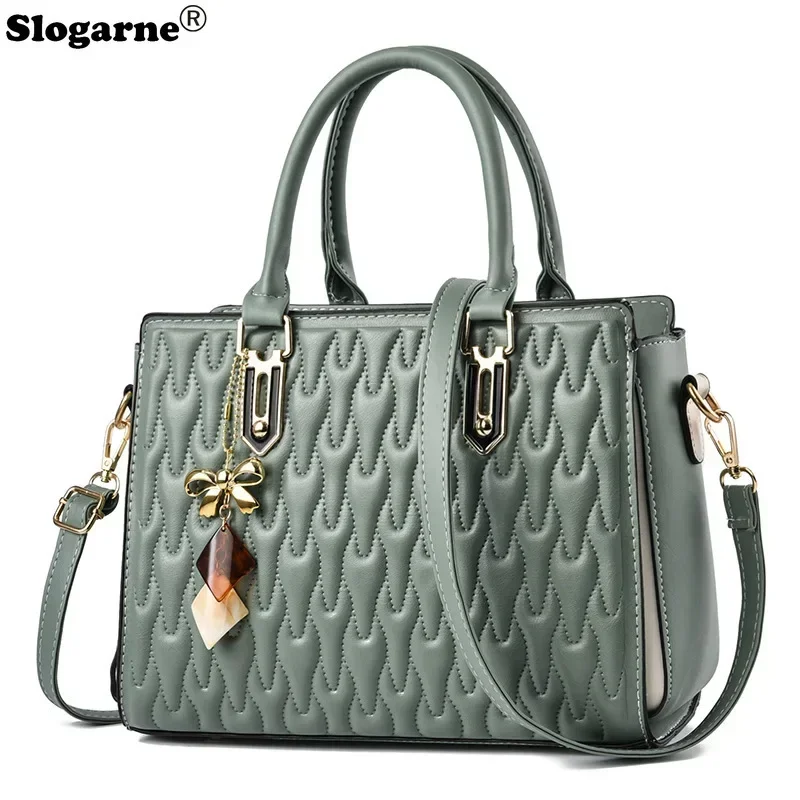 

High Quality Embossed Women Shoulder Bag Luxury Brand Designer Handbag Girls Large Capacity Classic Retro Shoulder Bag Tote Bag
