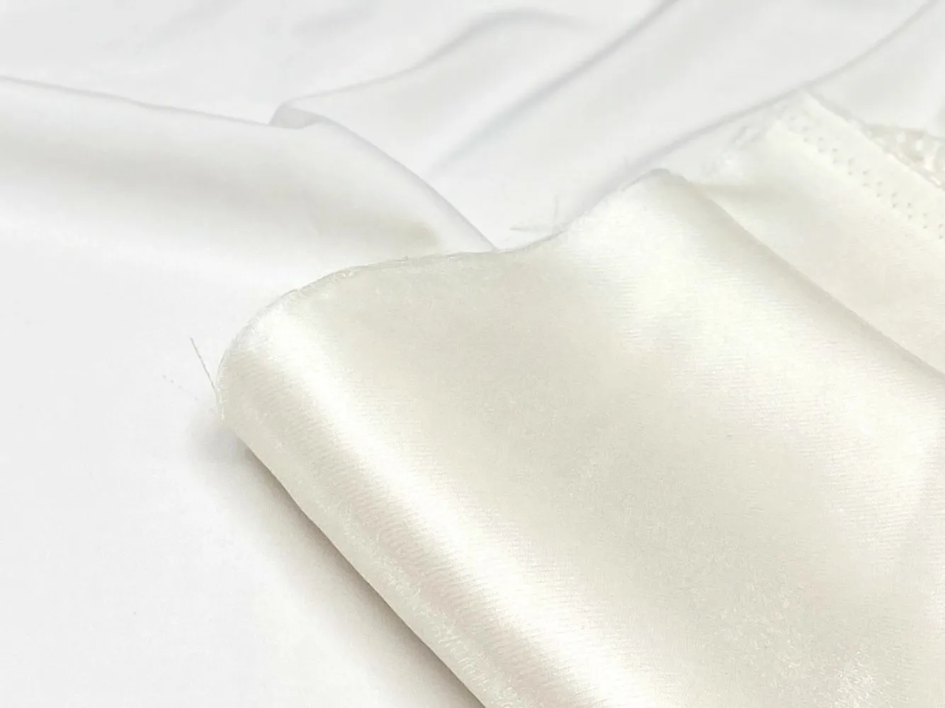 고품질 솔리드 컬러 모조 아세트산 능직 단단한 직물 봉제 드레스 셔츠 의류 DIY 머리 장식 광택 직물