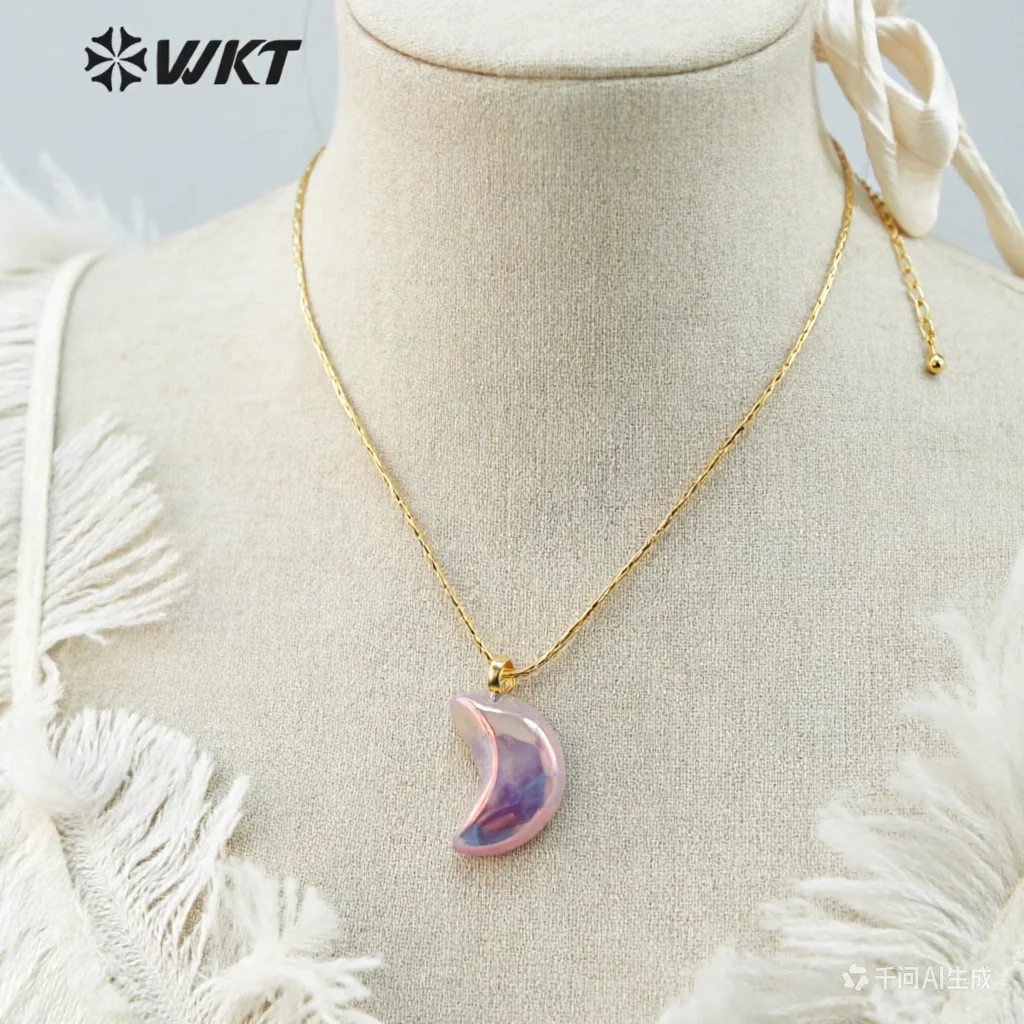 WT-N1335 Wholesale Romatic Cute Shiny Crystal With Arua Pendant Necklace Moon Shape Natural Stones Amethysts Ladies Jewelry