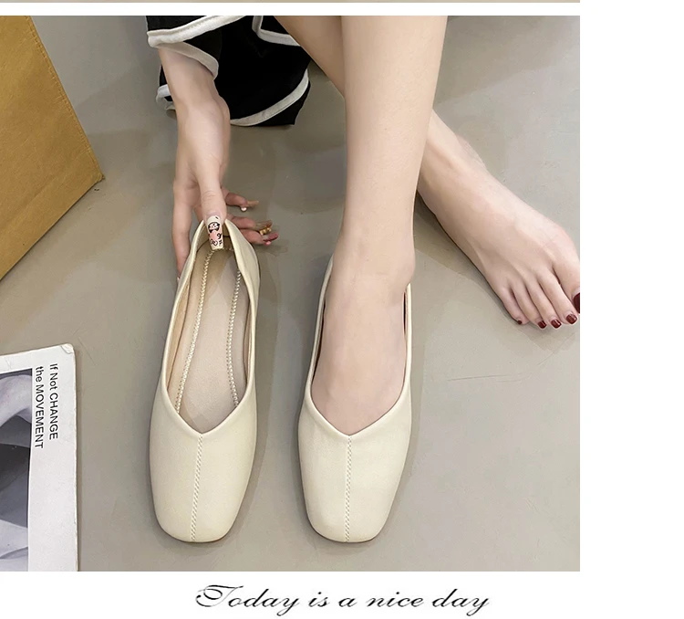 

Lightweight soft sole soft surface square toe single shoe 2024 spring new shallow mouth simple single shoe