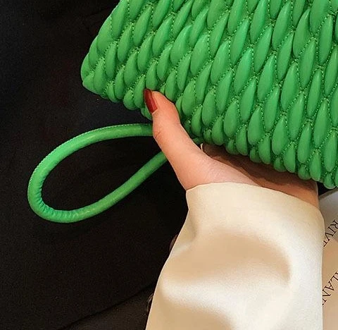 

1Pc Luxury Brand Shoulder Bag for Women Fashion Embroidered Thread Messenger Bag Cute Purse Crossbody Bag Designer Clutch Hobos