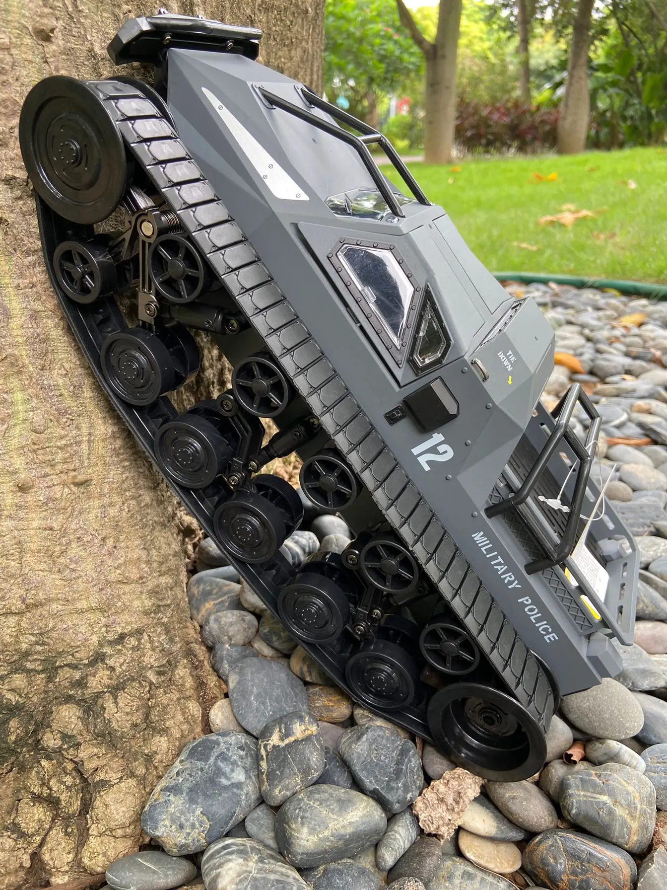 Large 35CM high-speed remote control tracked vehicle proportional throttle remote control all terrain vehicle flexible control r