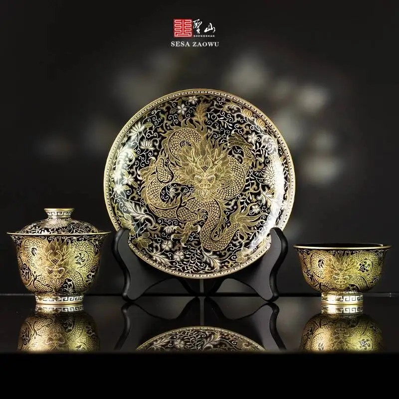 Taza de Té de Cerámica Hecha a Mano con Tapa, Diseño de Dragón Pintado a Mano con Esmalte Negro Elegante y Detalles en Oro y Plata, Serie Holy Mountain