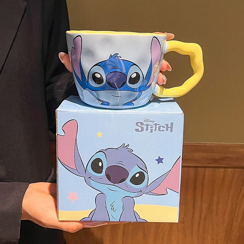 Taza de cerámica Stitch, nueva taza de café bonita con asa, regalo de cumpleaños, Navidad, oficina, uso doméstico, Collage estético