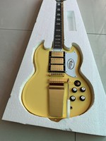 Customized High-quality Electric Guitar, SG Electric Guitar in Yellow, Peach Blossom Heart Xylophone Body in Stock