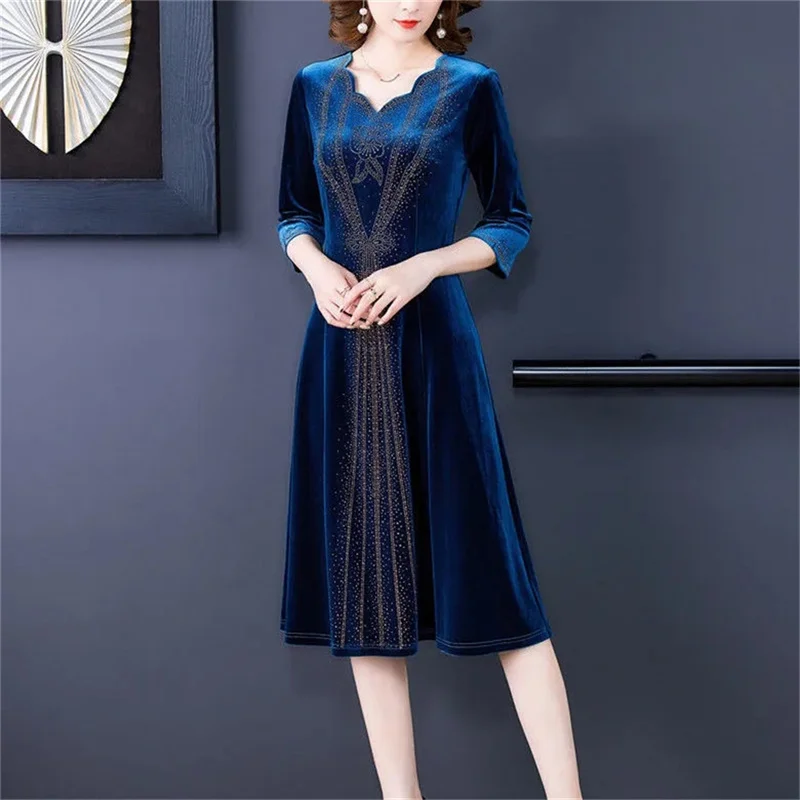 Heavy Diamonds Dress Vintage Autumn Gold Velvet Dress Female Mid-Aged Mother Temperament High-End 2022 Wedding Dress Long