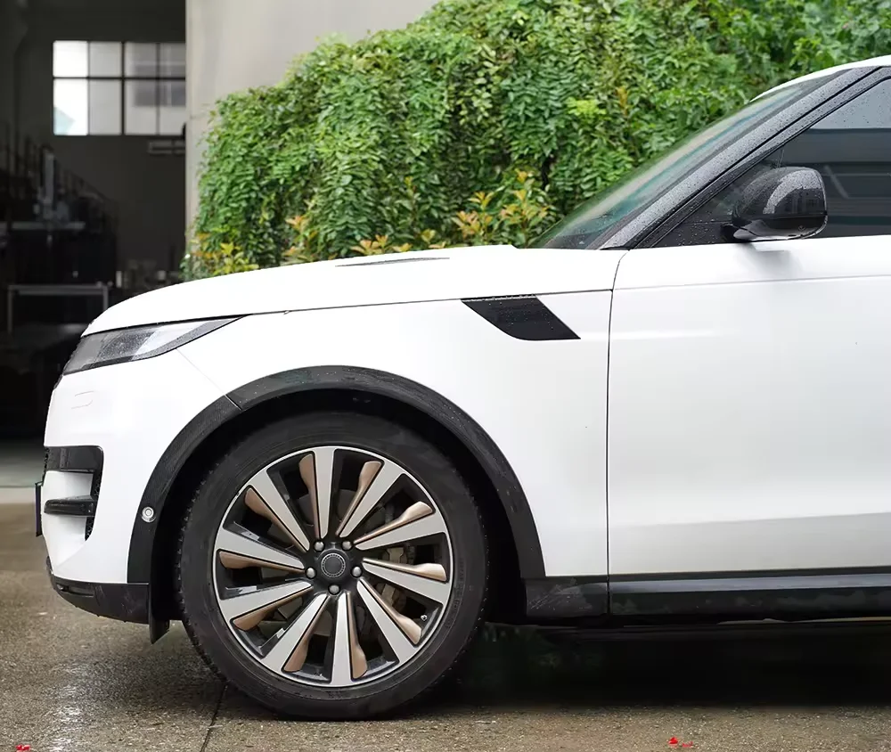 ملحقات تعديل السيارة قوس عجلة خارجي من ألياف الكربون لسيارة رينج روفر سبورت 2023
