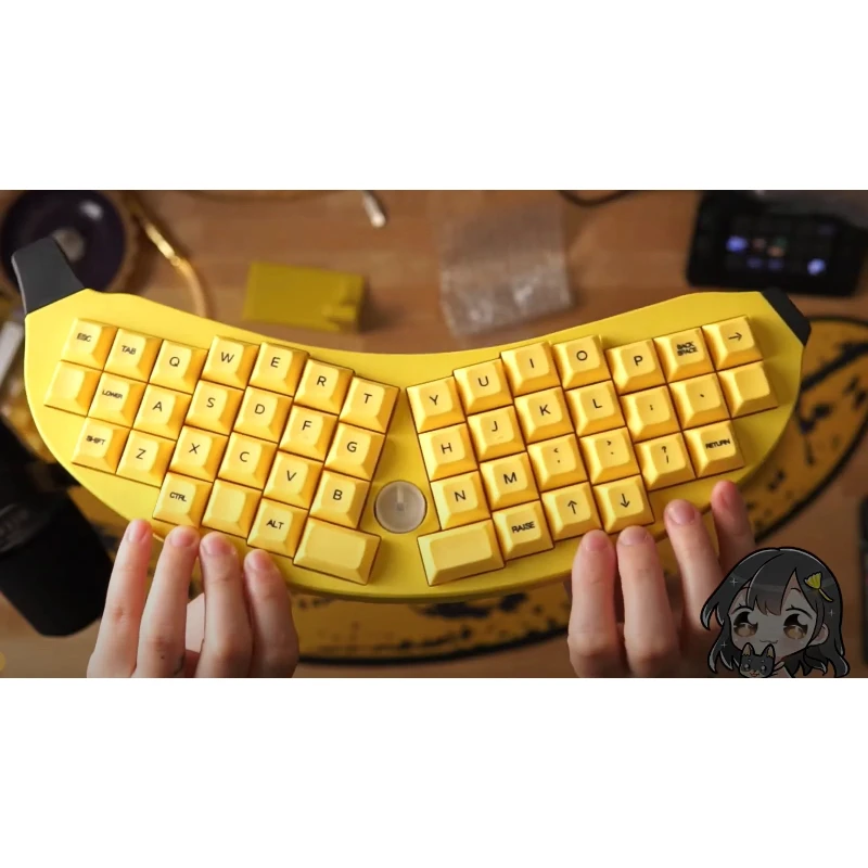 لوحة مفاتيح ميكانيكية مريحة للألعاب على شكل موز كبير مع 48 مفتاحًا RGB قابل للتبديل السريع تدعم مفتاح عبر الجسم المحوري الذي يمكنك صنعه بنفسك
