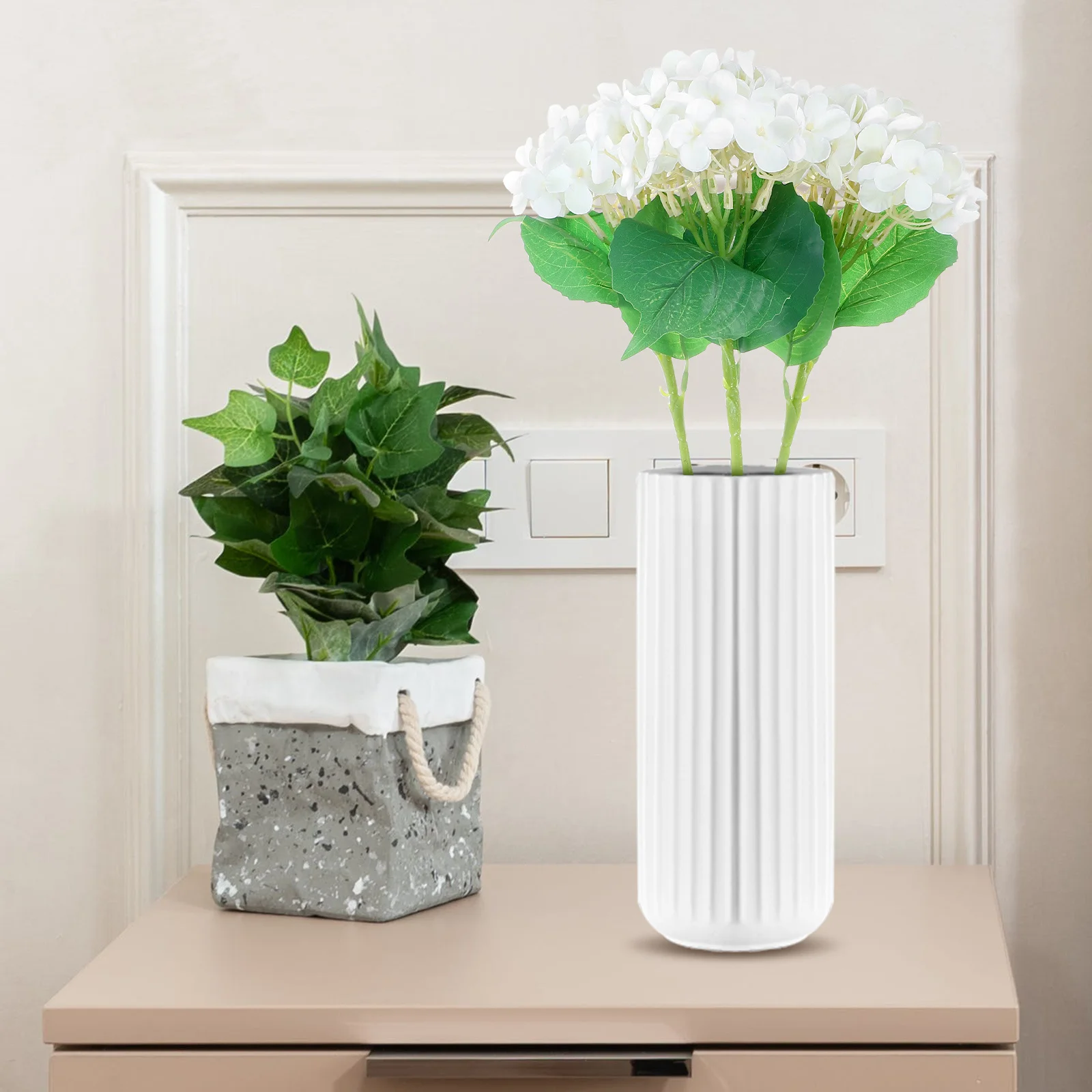 

3Pcs Lifelike Faux Hydrangea Flowers Silk Flower Picks for Dining Table Decor Wedding Centerpiece Event Decoration