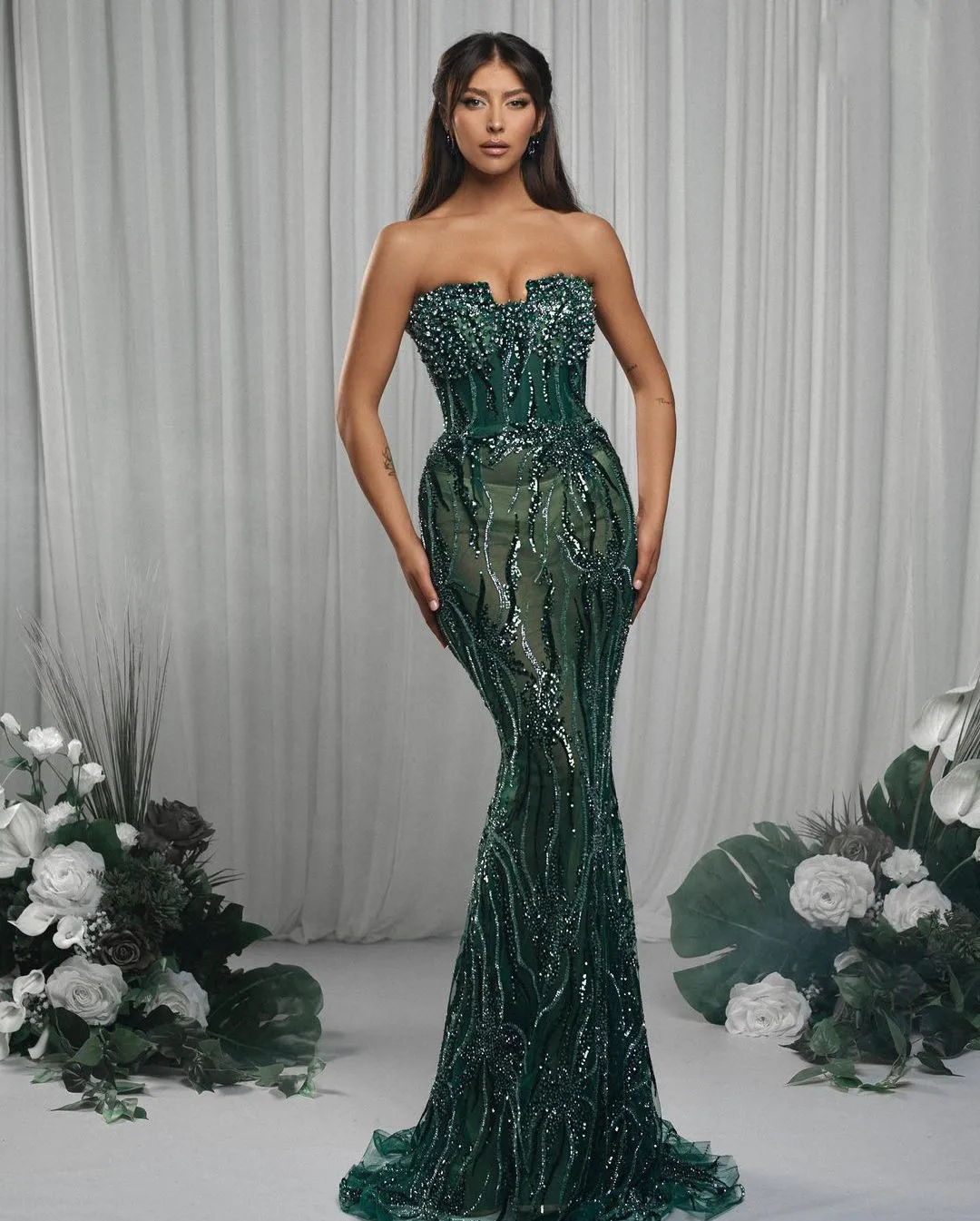 Luxury Mermaid Evening Dresses Sleeveless V Neck Strapless Sequins Beaded Appliques 3D Lace Hollow Prom Dresesses Custom Made