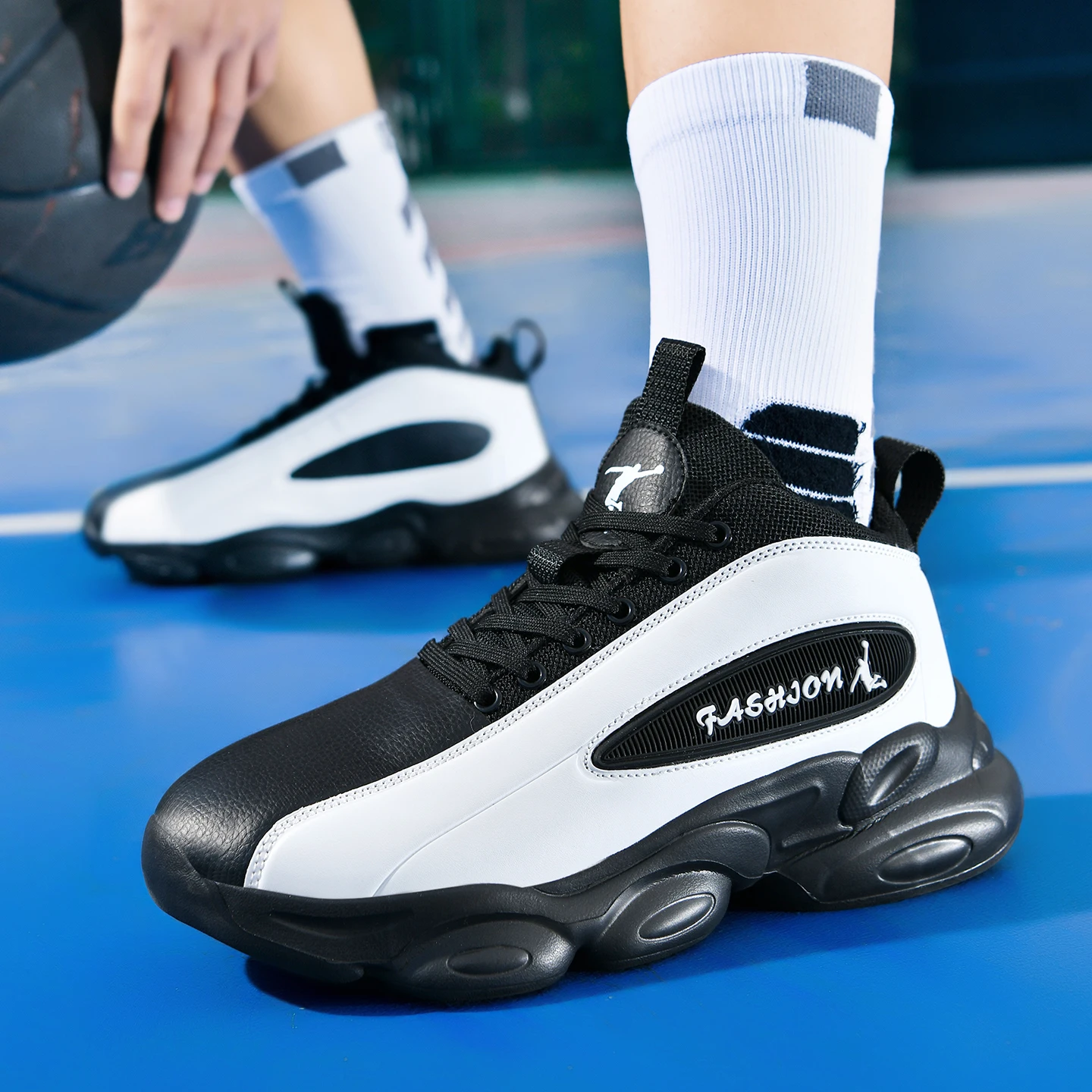 

Новый стиль, зимняя и осенняя кожаная противоскользящая спортивная обувь, мужские профессиональные тренировочные баскетбольные кроссовки, легкие армейские ботинки