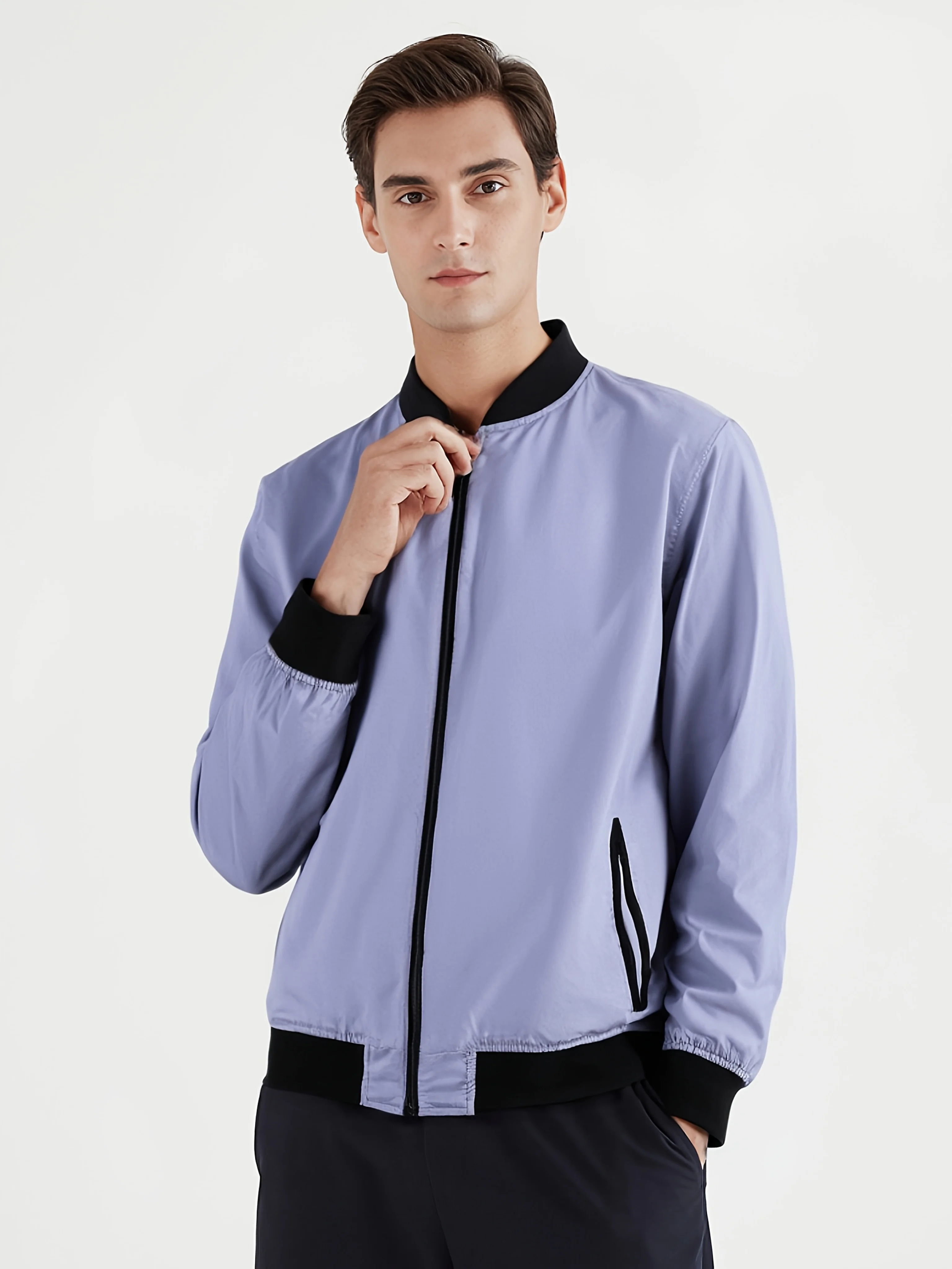 سترة كاجوال خفيفة الوزن مقاومة للرياح للرجال |   100% بوليستر، أكمام طويلة، ياقة بيسبول، جيب بسحاب أنيق،