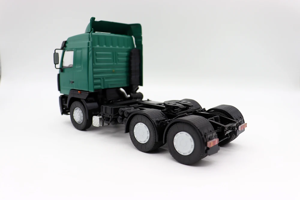 NEW EAC 1:43 Scale MAZ 6430 Tractor Green USSR Truck By AutoHistory Diecast Cars for collection gift