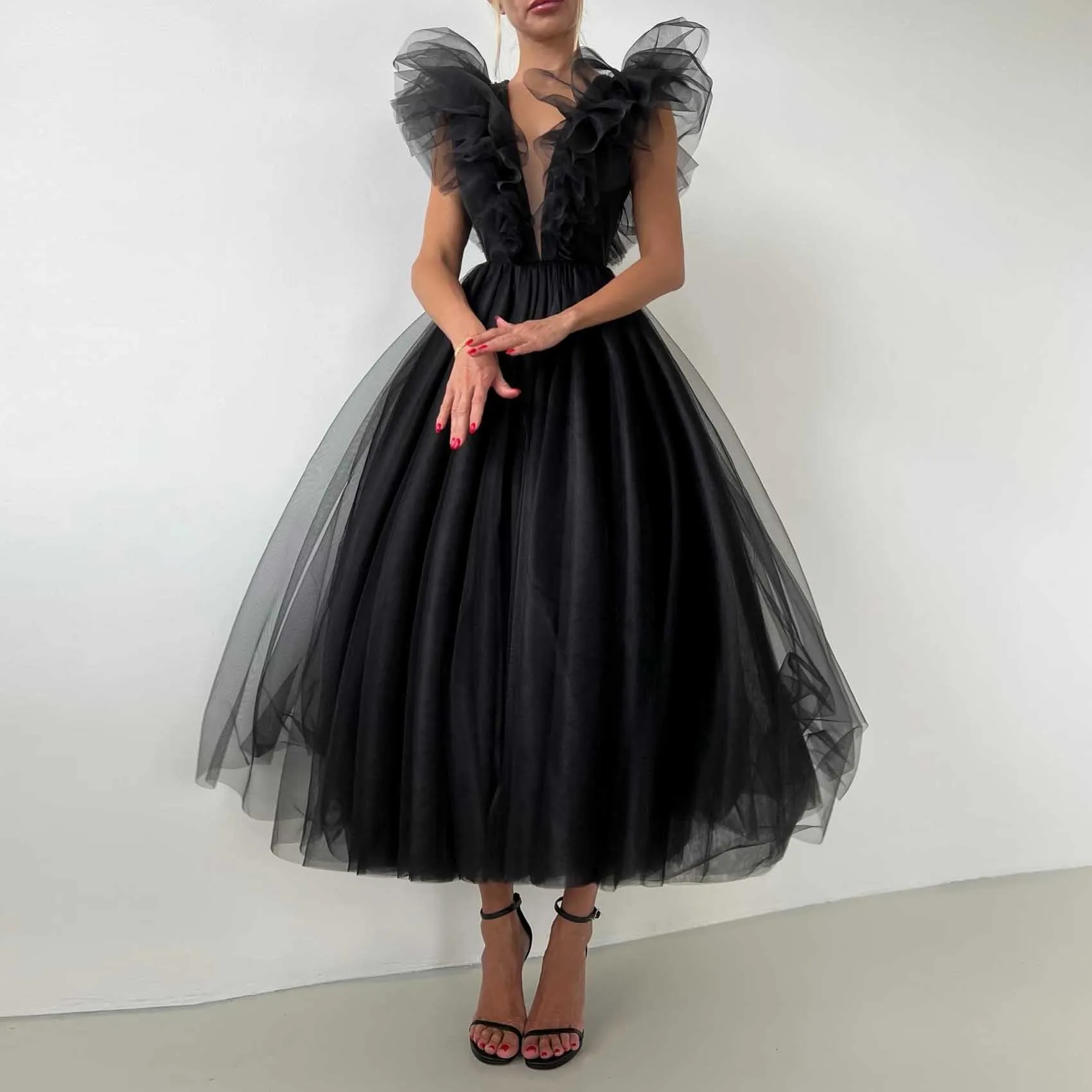 

Stunning Black Tulle Prom Party Dresses Extra Puffy Layers Mesh Wedding Guest Dress Sleeveless V Neck Formal Occasion Dress Gown