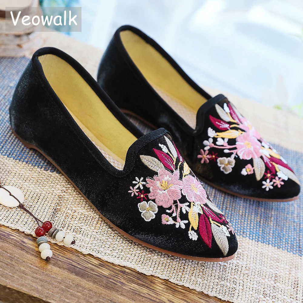 Veowalk Brand Soft Cotton Fabric Women Embroidered Pointed Toe Ballet Flats Spring Vintage Ladies Casual Slip on Walking Shoes