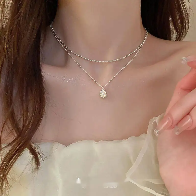 

Summer Fashion Commuting Versatile High-end Sense Simple Irregular Pearl Double-layer Necklace Collarbone chain