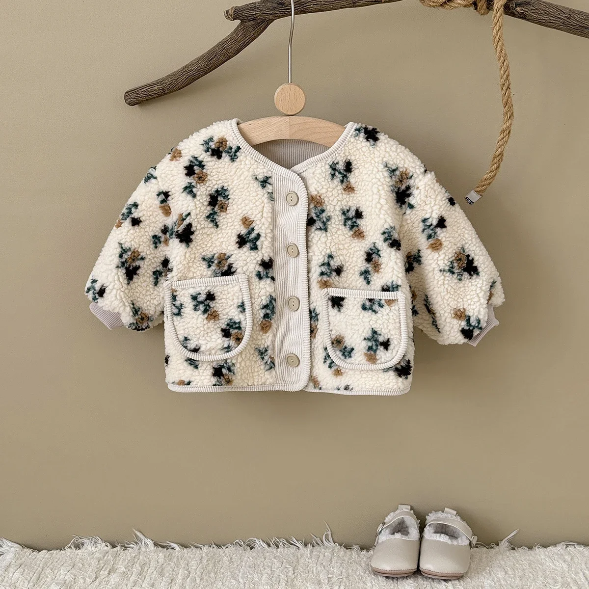 Children's Plush Coat Autumn Winter Cute Flower Printed Buttons O-neck Girls' Coats Loose Comfortable Baby Clothes