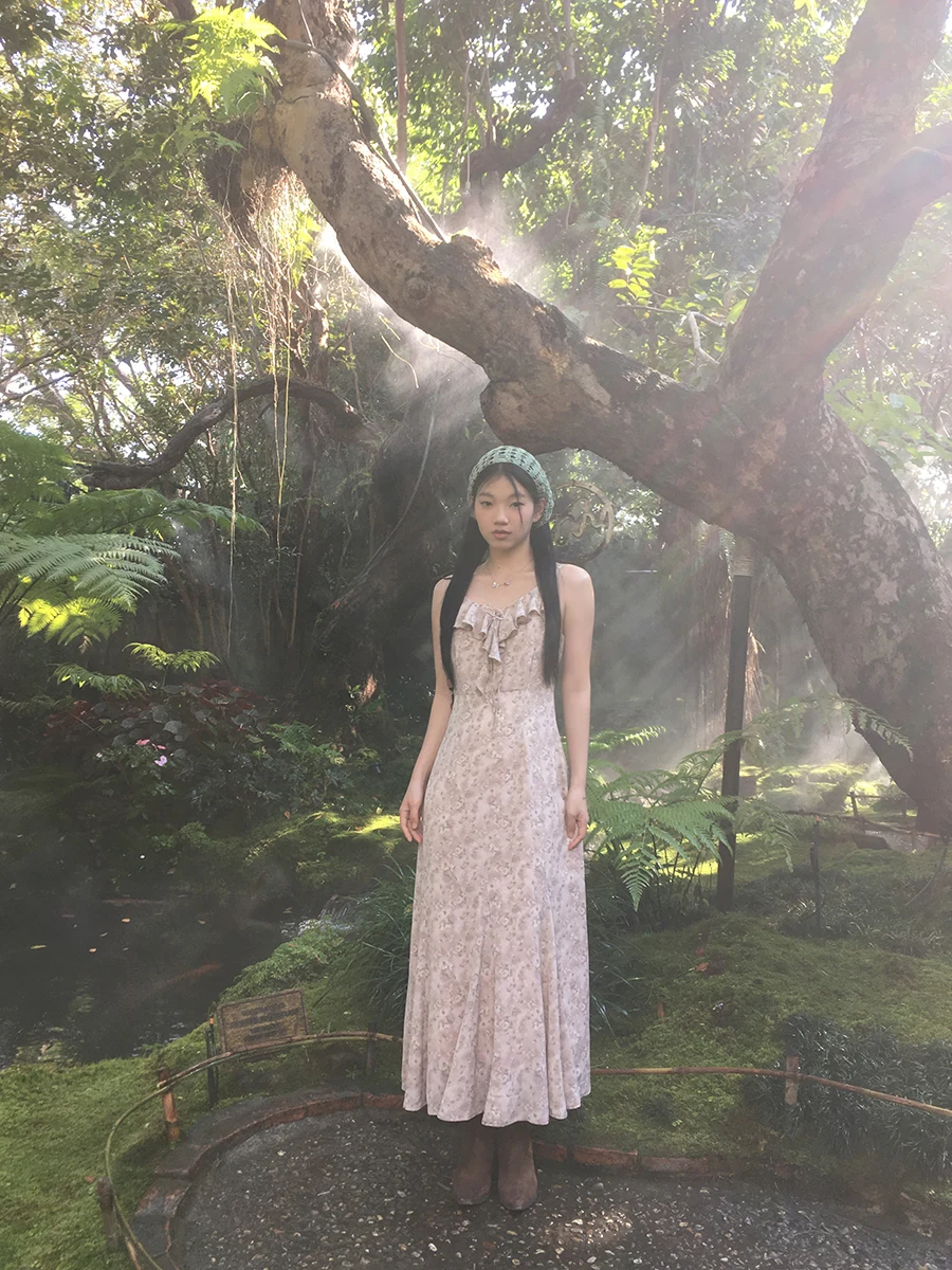 فستان نسائي صيفي جديد من نادي المشاهير الأحمر، تصميم زهري لاستراحة الشاي، فستان طويل نحيف بخصر مرتفع وياقة على شكل V وتصميم A...