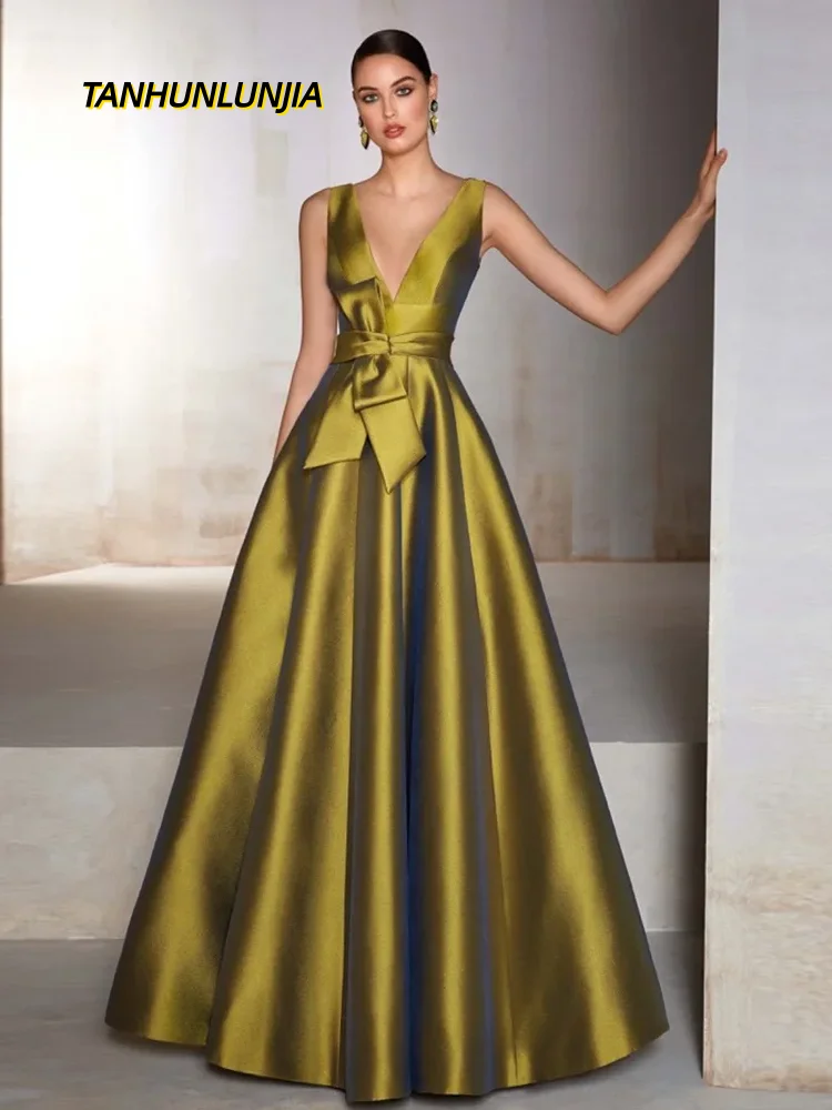 

Elegant Mother of the Bride Dresses V Neck Sleeveless Wedding Party Gowns A-Line Customized Vestido Longo Festa De Casamento