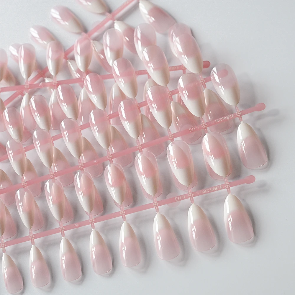 120 pièces nu rose dégradé presse sur ongles Ultra-tendre amande Gel faux ongles Simple couverture complète rose blanc français faux ongles conseils #
