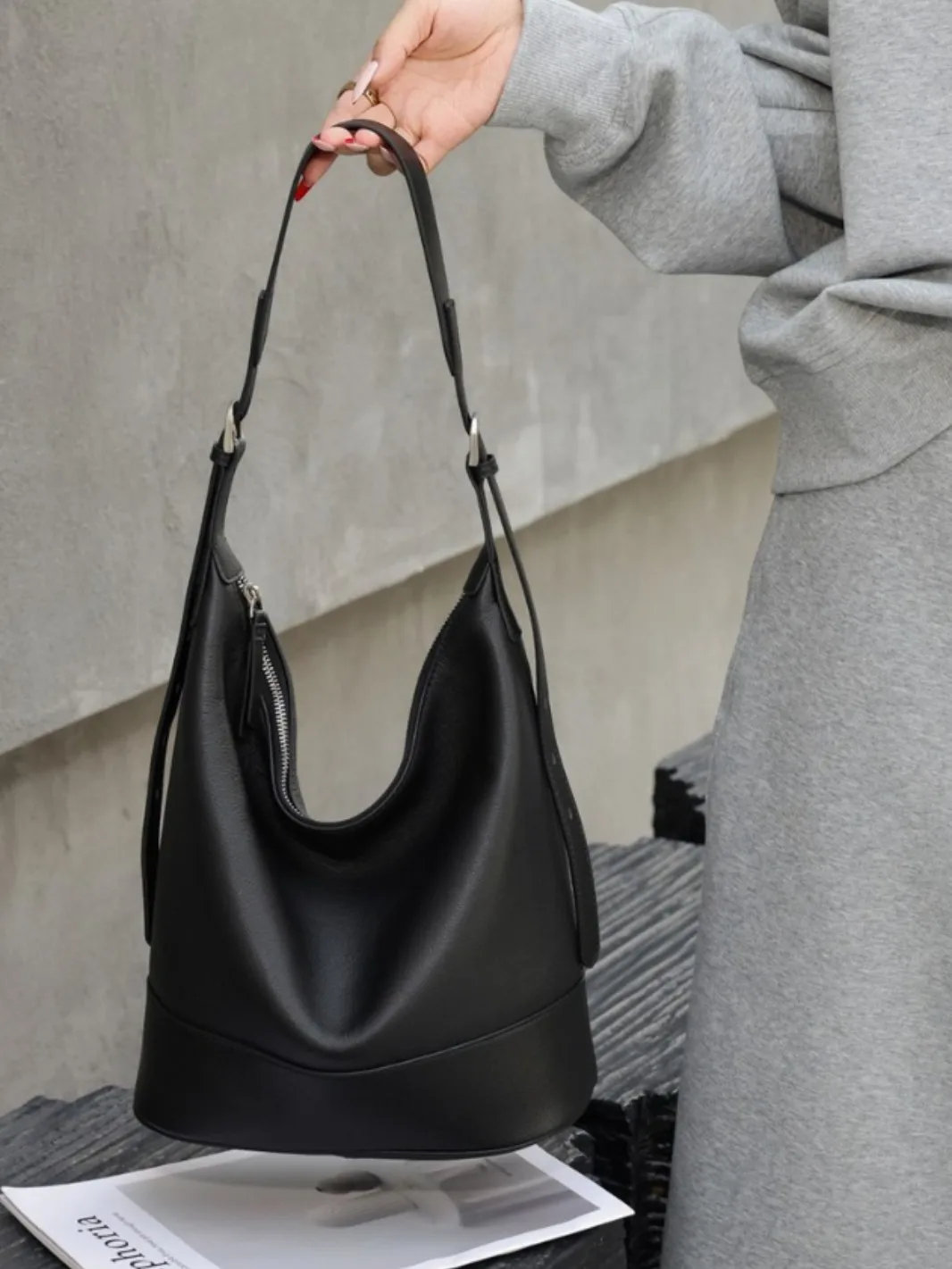 Head Layer Cowhide Women Bag New Autumn And Winter Retro Ladies Large-capacity Commuting Senior Sense Of Versatile Shoulder Bag