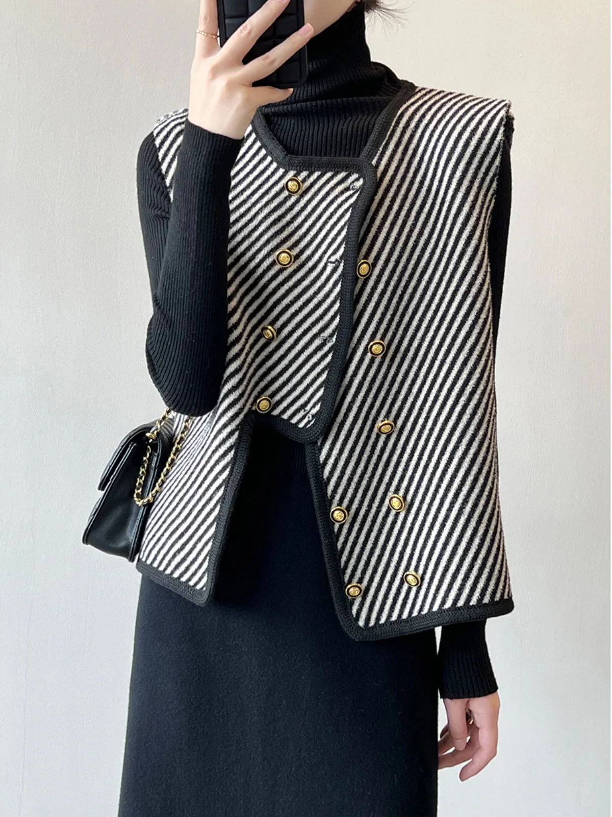 

Жилет в косую полоску для женщин, короткий стиль, осень-зима, новый вязаный жилет нестандартной формы, свободный модный темпераментный топ