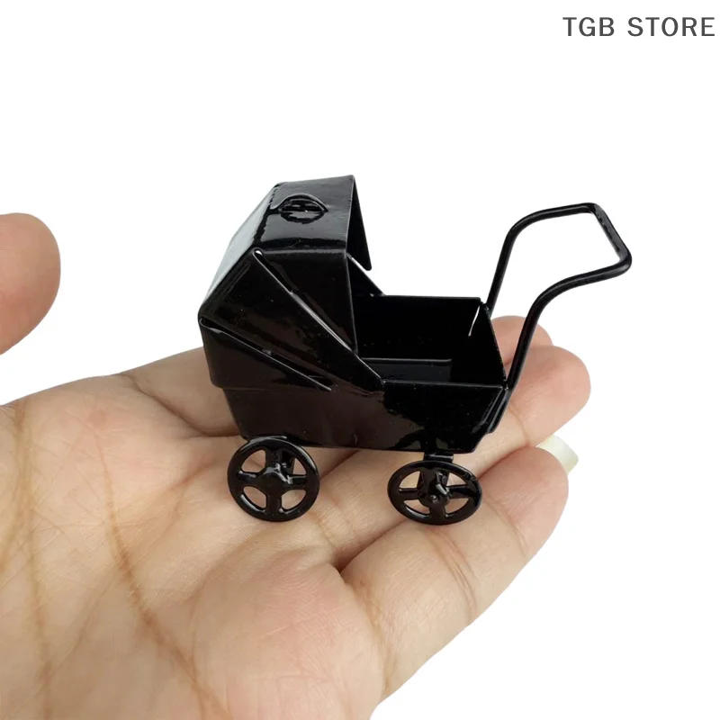 1:12 Poppenhuisminiaturen Zwart Smeedijzeren Kinderwagen Model Poppenhuis Slaapkamer Scène Decor Ornamenten Fantasiespel Speelgoed DIY
