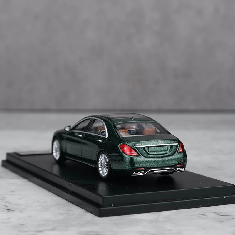 Diecast 1/64 escala modelo de carro mercedes benz s65 amg liga modelo de carro benz w222 jogar veículos brinquedos para meninos caixa original