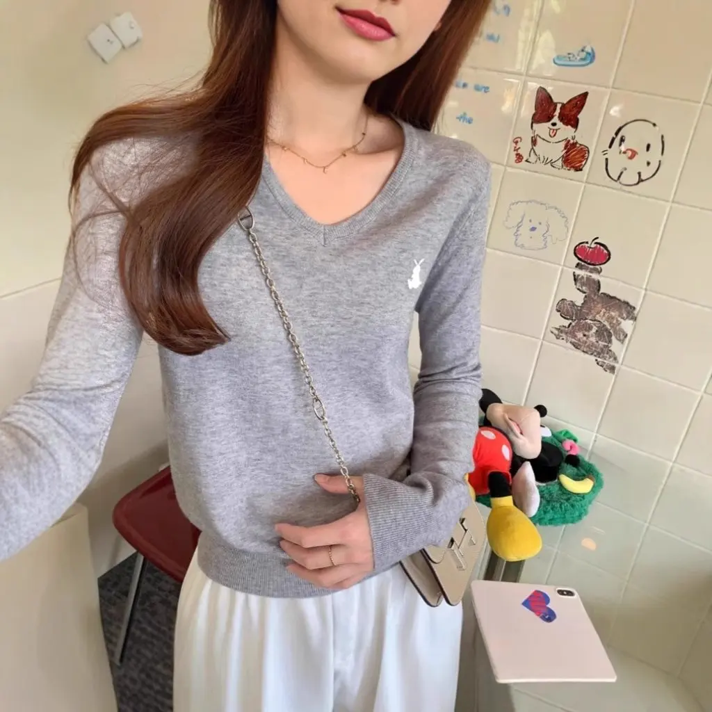 

Women's Cute Embroidered Rabbit V-neck Long-sleeve Knitted Pullover Sweater Age-reducing Base Shirt Top for Autumn Winter