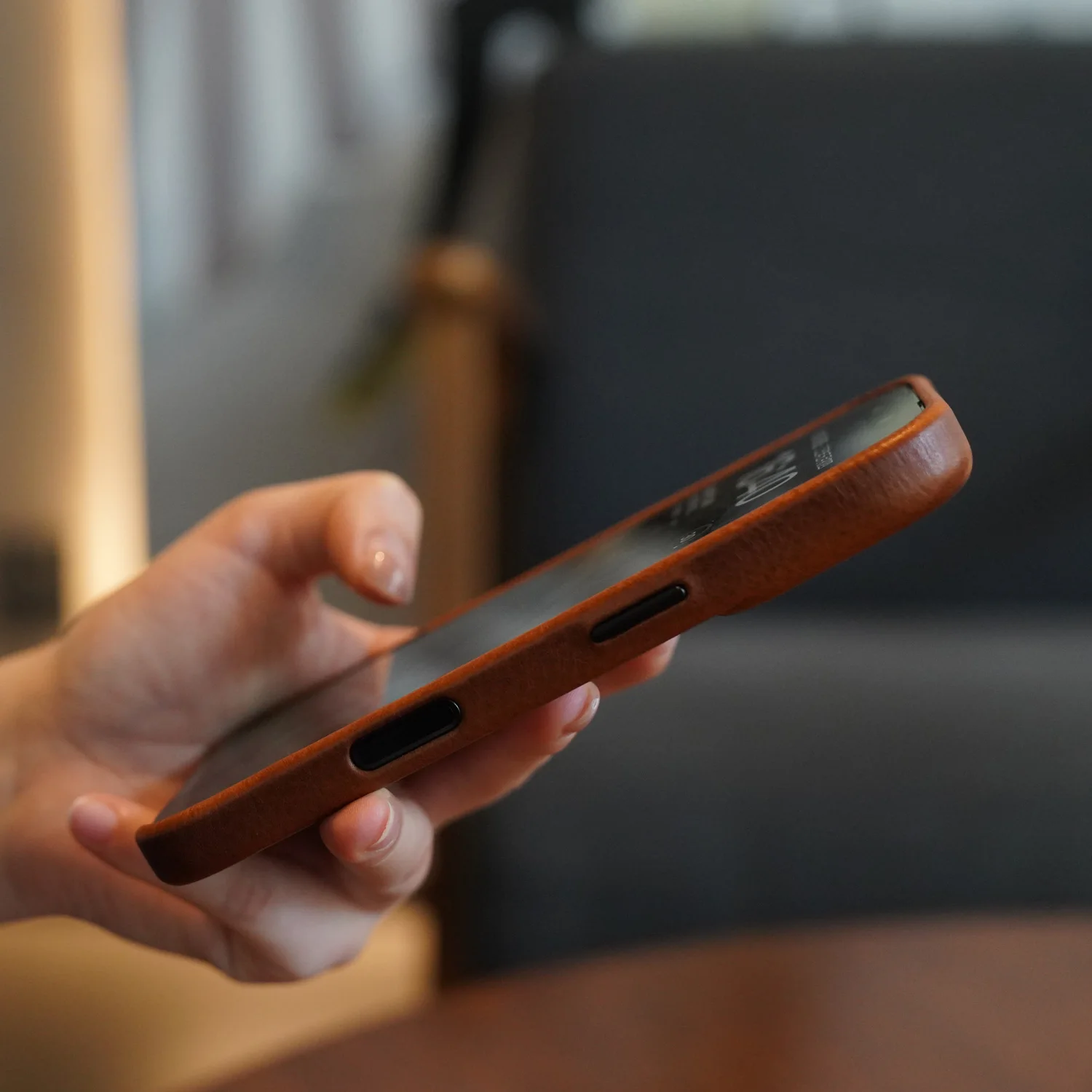 YMW Ręcznie robione włoskie etui z prawdziwej skóry na iPhone'a 16 15 14 Pro Max Magnetyczne luksusowe biznesowe etui na telefon w stylu retro