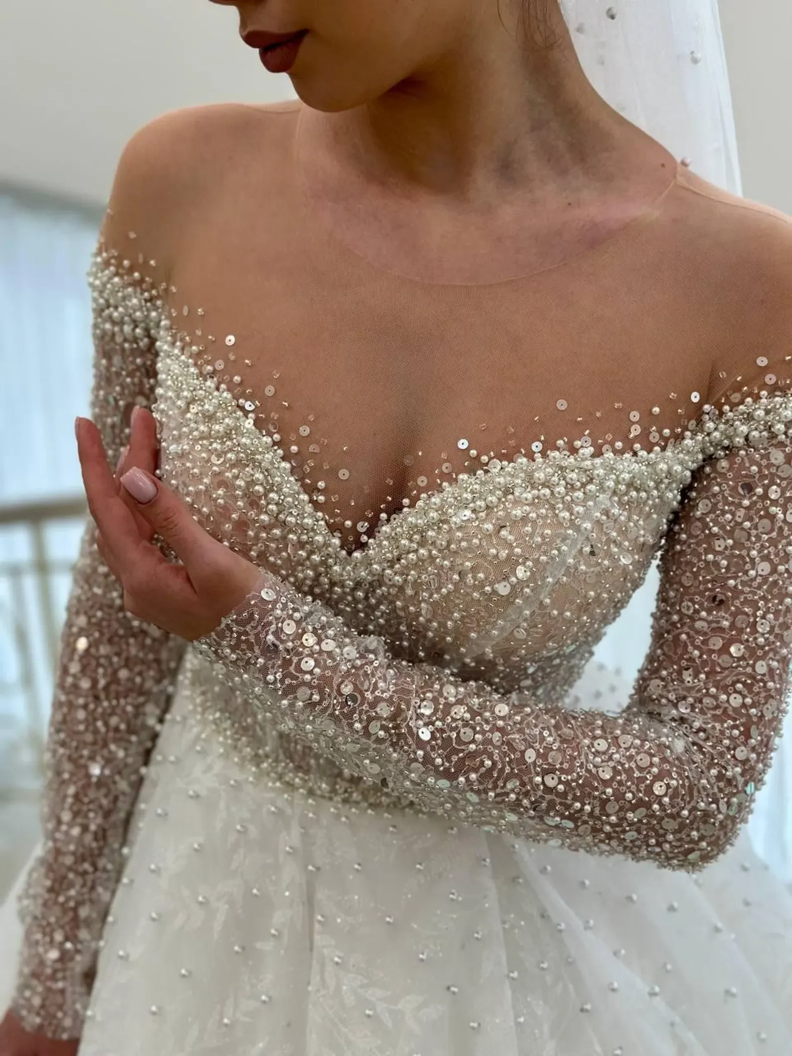 

Customized Women's 2025 Latest Sparkling Lace Bead Wedding Dress Exquisite Bridal Dress Sweetheart Sexy Elegant