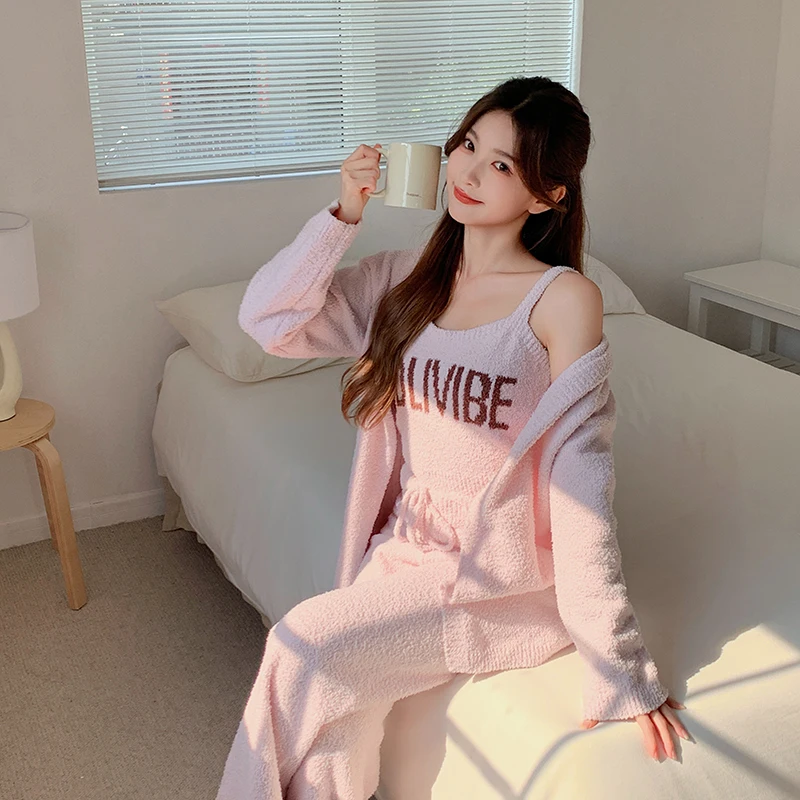 

Ladies' autumn and winter half-fleece letter color-block elegant three-piece set