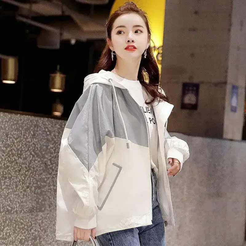 

Korean Loose Summer Thin Jacket Summer Sunscreen Clothing Women New Color Matching Hooded Thin Jacket Outerwear Female Tops
