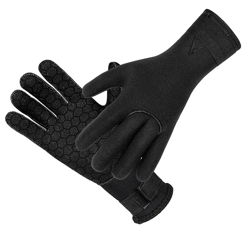Thumbnail 3 - #18 Latest Swim Gloves Offers