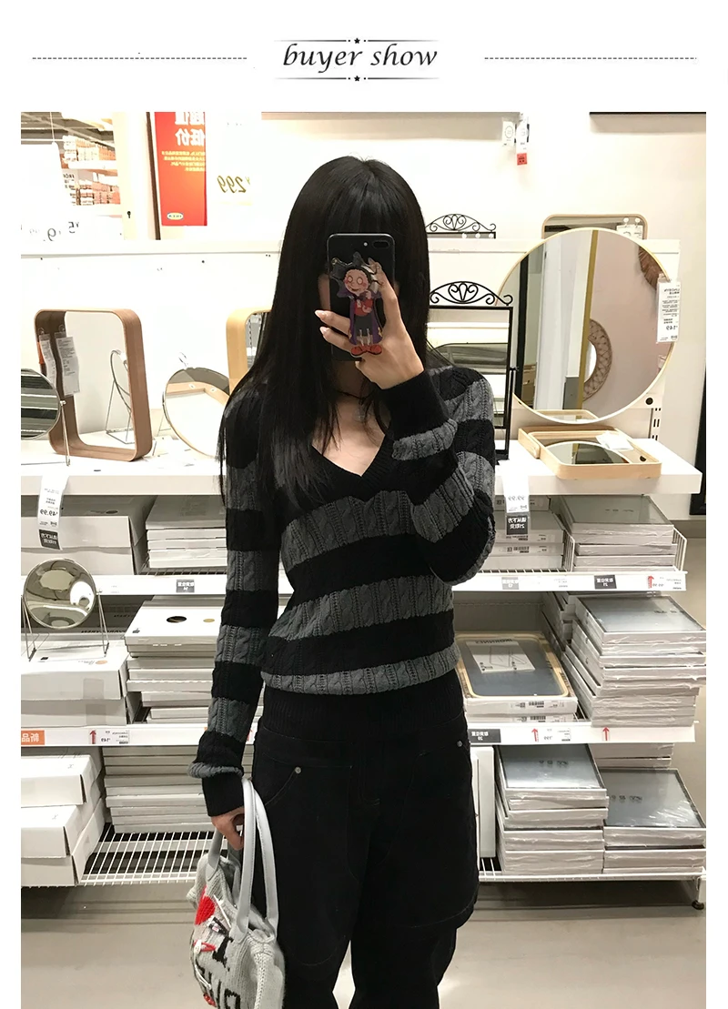 Karrram Japanischer Y2k V-Ausschnitt Gestreifter Pullover Vintage Harajuku Strick Slim Pullover Koreanischer Stil Herbst Strickwaren Amerikanischer Retro 90er – Detail 1