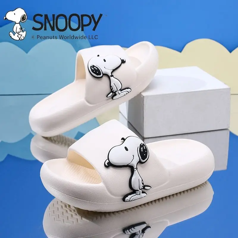 Snoopy lindo patrón de dibujos animados creativo sandalias antideslizantes ligeras resistentes al desgaste de suela blanda simples y de moda para niños