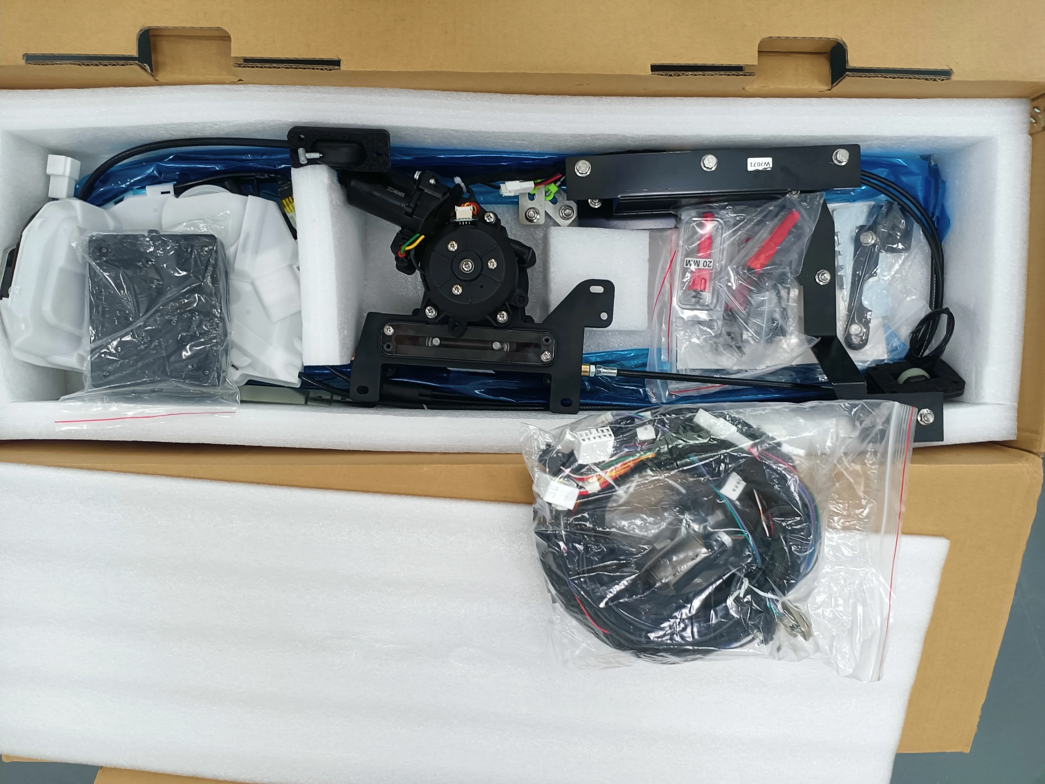 Puerta de coche central eléctrica de apertura y cierre automático para Mazda 8, sistema de puerta corredera automática antipellizco con Control remoto para Mazda MPV