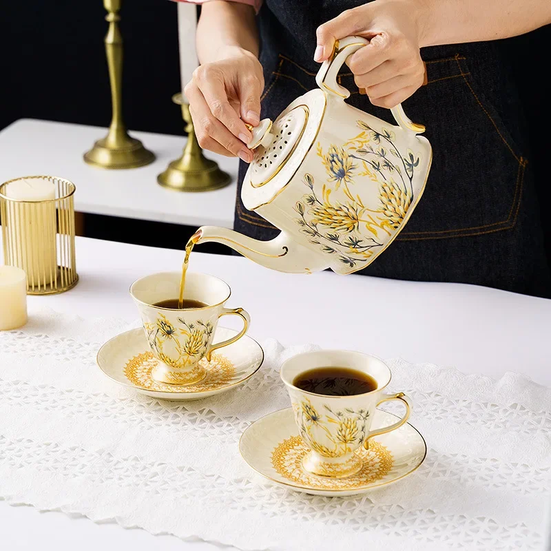 French gold-painted retro palace-style butterfly bee flower-painted Phnom Penh English afternoon tea coffee cup and saucer set