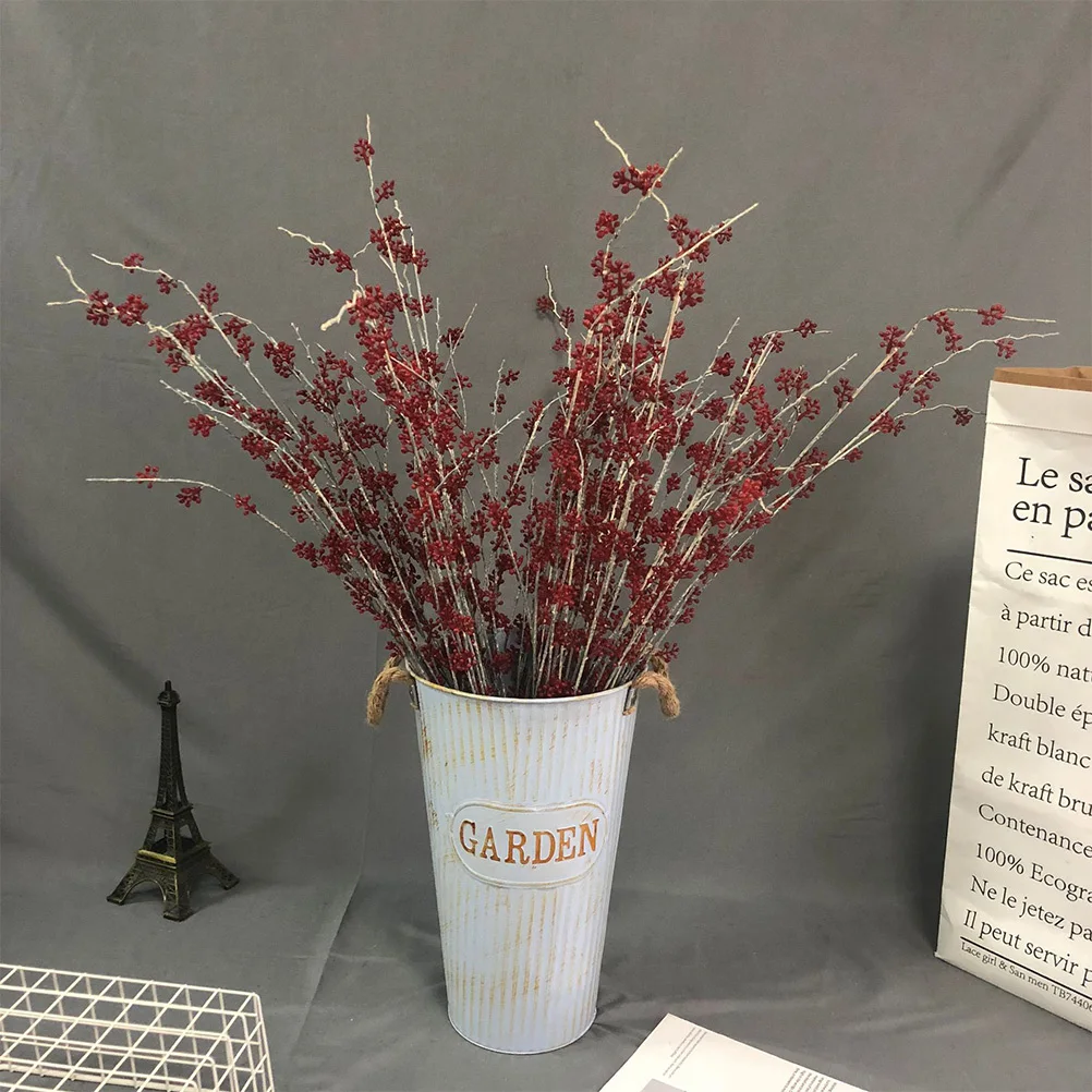 Металлическое ведро для цветов в стиле ретро