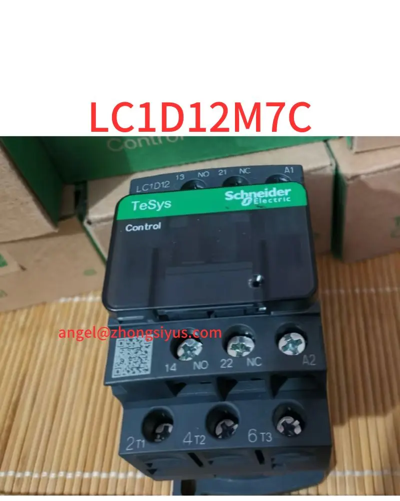 

Совершенно новый контактор 12A. Модель LC1D12M7C