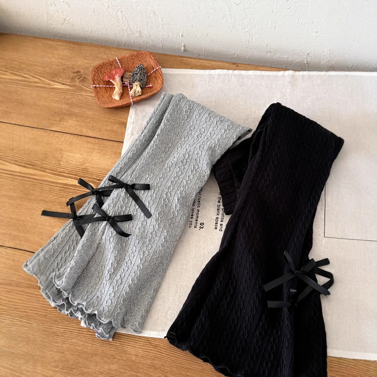 سراويل متوهجة مرنة جديدة لعام 2025 للفتيات في الخريف سراويل متوهجة صغيرة بفيونكة على شكل فراشة ثلاثية الأبعاد #4