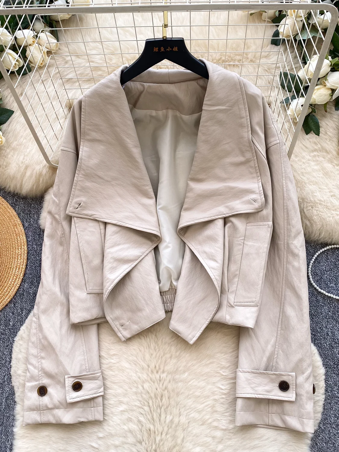 Short Flared Collar Leather Jacket Women's Autumn Loose Versatile Slimming Commute Style Fashion Ladies' Premium Short Coat